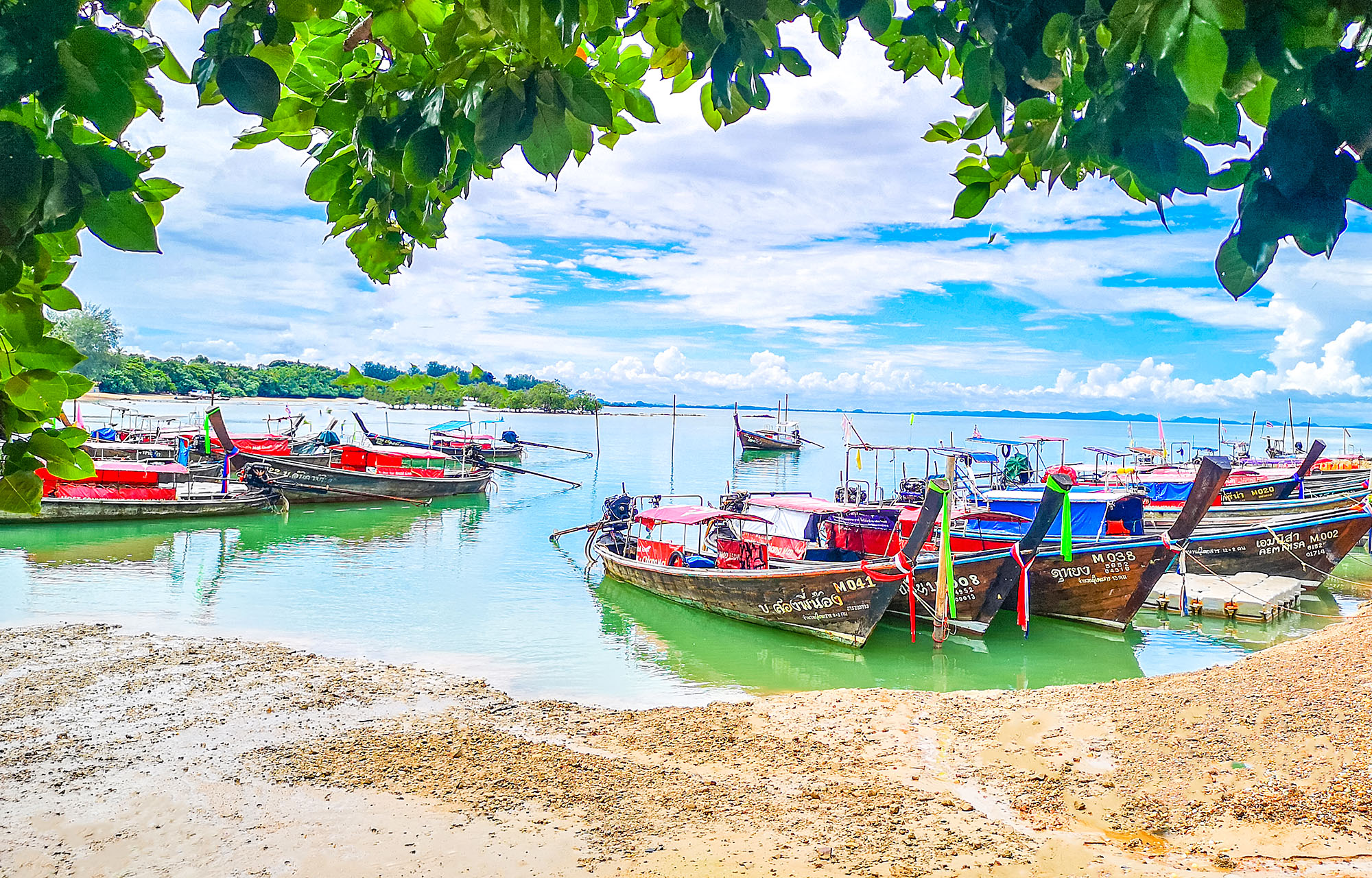 Krabi Boat - Railay Beach - Koh Lanta island real estate - koh lanta property