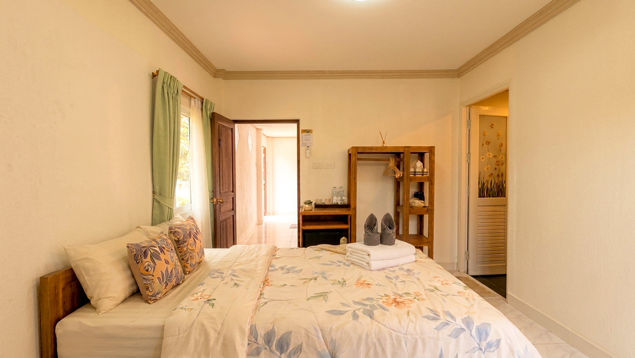 Panpurie Cozy Double Room at boutique hotel near the beach in Koh Lanta