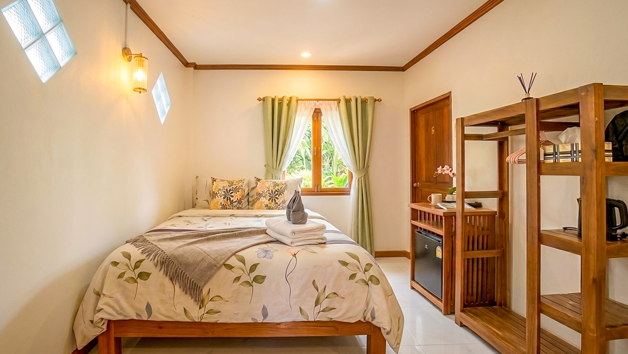 Panpurie Cozy Double Room with comfortable bed at Koh Lanta boutique hotel