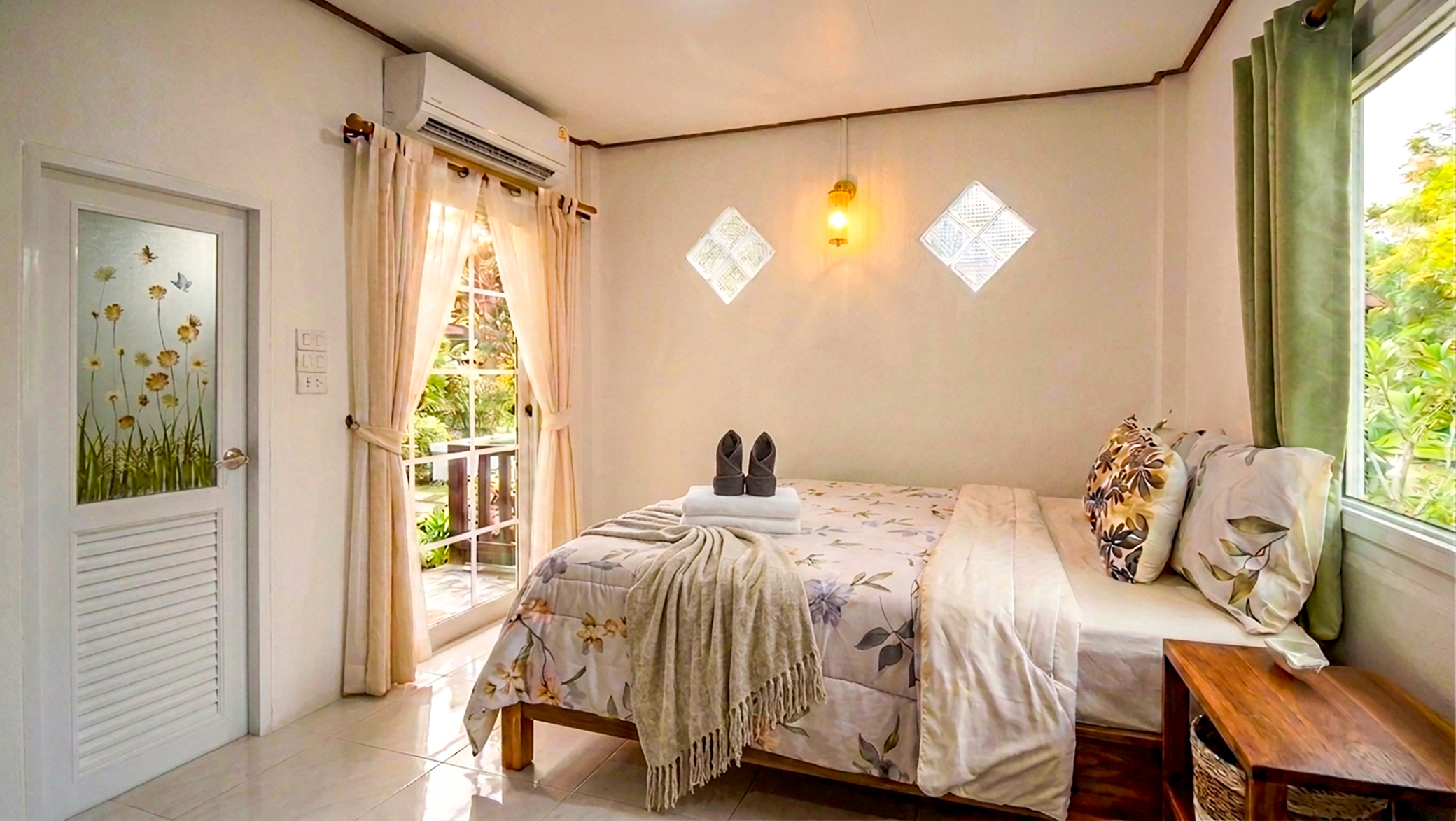 Panpurie Cozy Double Room for a relaxing stay near Klong Khong Beach Koh Lanta